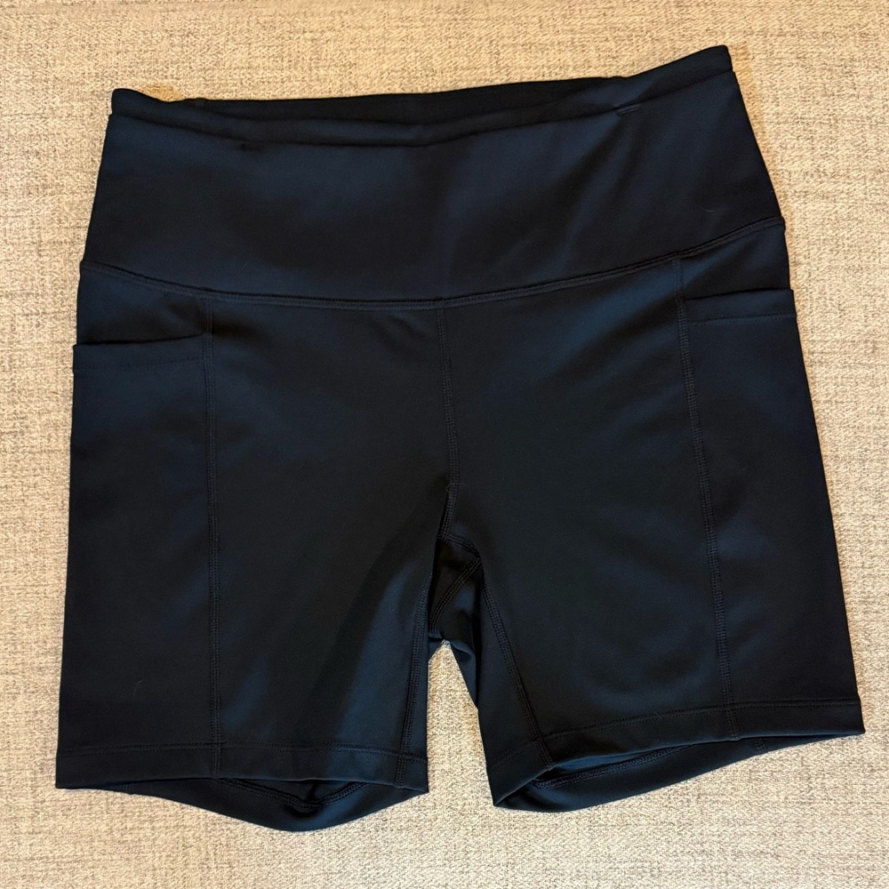 Oiselle Pockito Shorts, Black 6” inseam